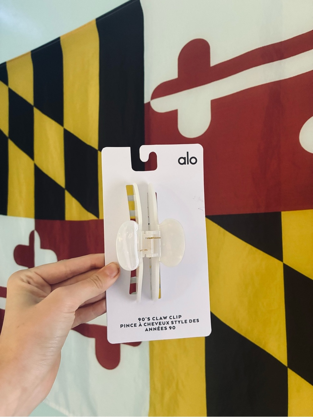ALO Yoga White and Yellow 90's Claw Hair Clip
